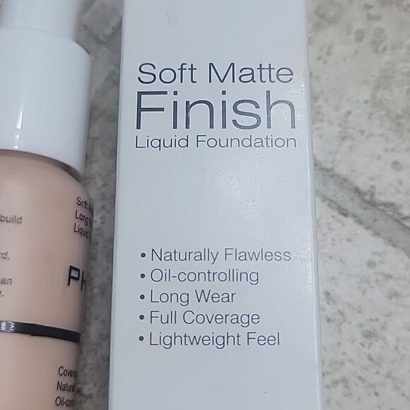 101 porcelain soft matte finish foundation base 30ml phoera - Picture 4 of 8